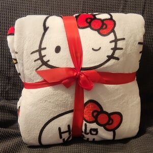 NWT Sanrio Hello Kitty Heads Speech Bubble Grey Plush Blanket - Full/Queen